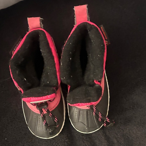 Boat Kids Pink and Black Snow Boots - Picture 4 of 7